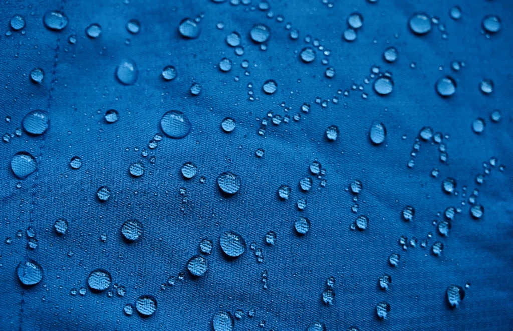 come scegliere l'abbigliamento da trekking tessuto giacca | Scoprire il Mondo